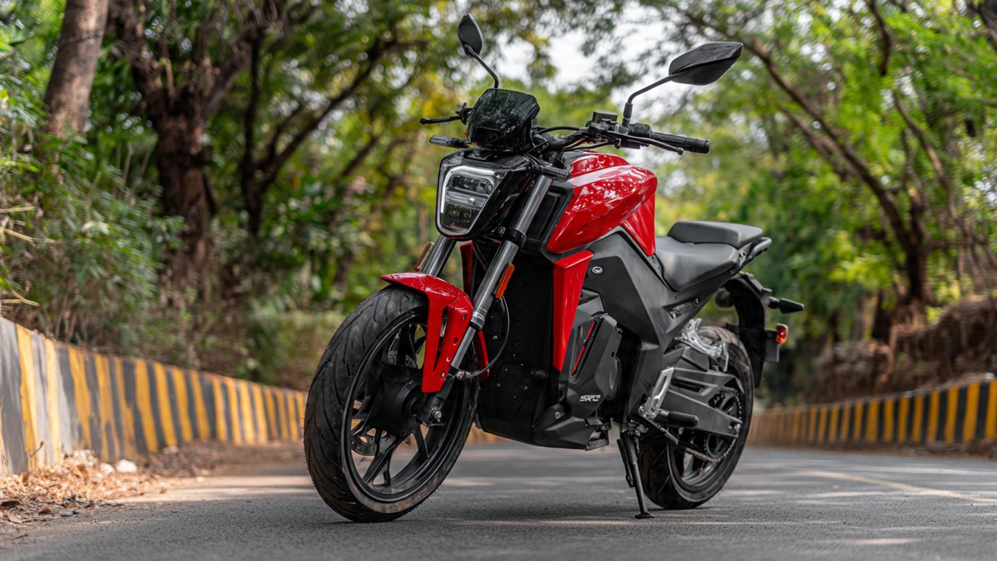 Revolt RV400 Electric Bike Launched: 150km Range, 3.24 kWh Smart Battery & ₹1.38–1.60 Lakh Price